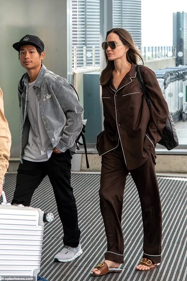 Angelina Jolie cùng con trai gốc Việt Pax Thiên đi du lịch-4