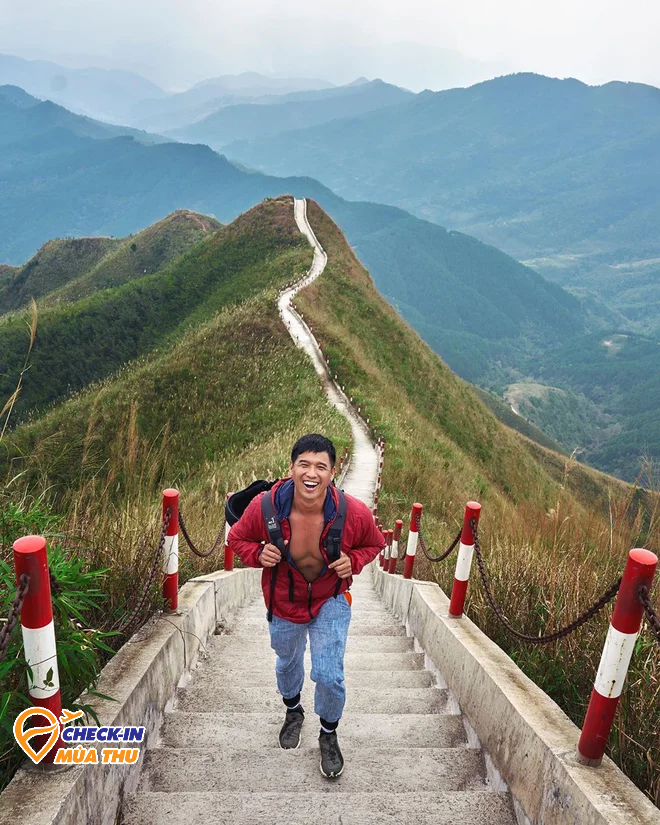 Ở Quảng Ninh  có một vùng núi cheo leo, được mệnh danh là 1 trong những nơi khó đi nhất Việt Nam-3