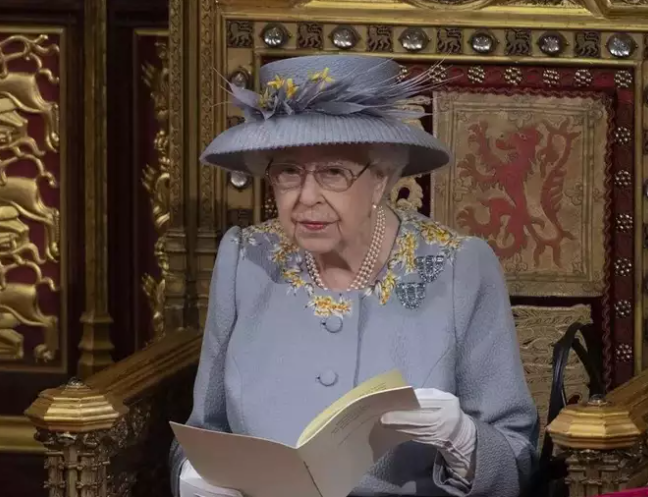 Bí quyết chống lão hóa, trẻ lâu của Nữ hoàng Anh Elizabeth II-13