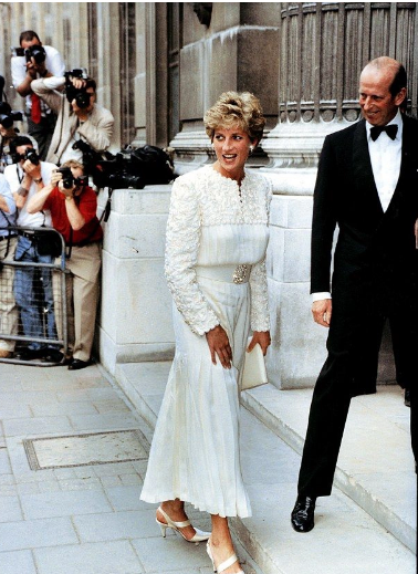 Công nương Diana có muôn vàn cách diện chân váy dài sành điệu, ghi điểm thanh lịch tuyệt đối-10