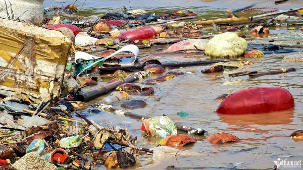 Bờ biển ở Thanh Hóa quanh năm ngập rác-8