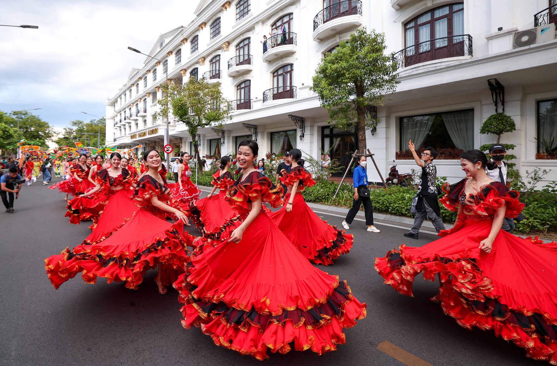 Tuần lễ Festival Huế thu hút 180.000 du khách, doanh thu dịch vụ du lịch đạt 155 tỷ đồng-2