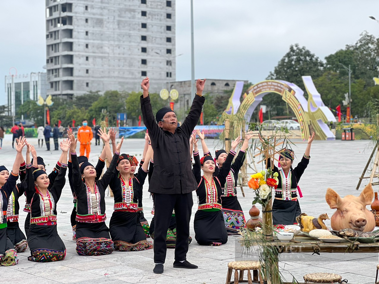 "Đã mắt" xem trích đoạn lễ hội, nghi thức sinh hoạt văn hóa của các dân tộc Tây Bắc-2