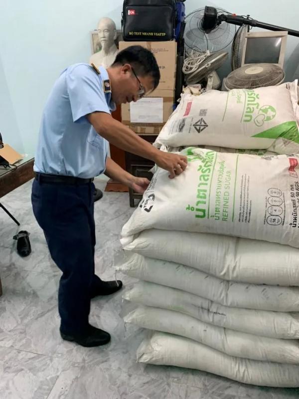Khánh Hòa tịch thu 1 tấn đường cát trắng nhập lậu-1