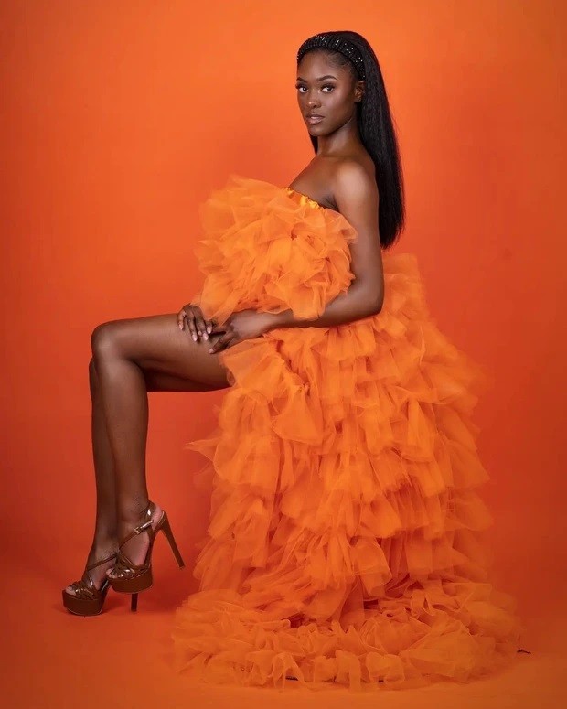 Vẻ ngoài nóng bỏng của Hoa hậu Hoàn vũ Angola 2022 được ví như 'báo đen'-8