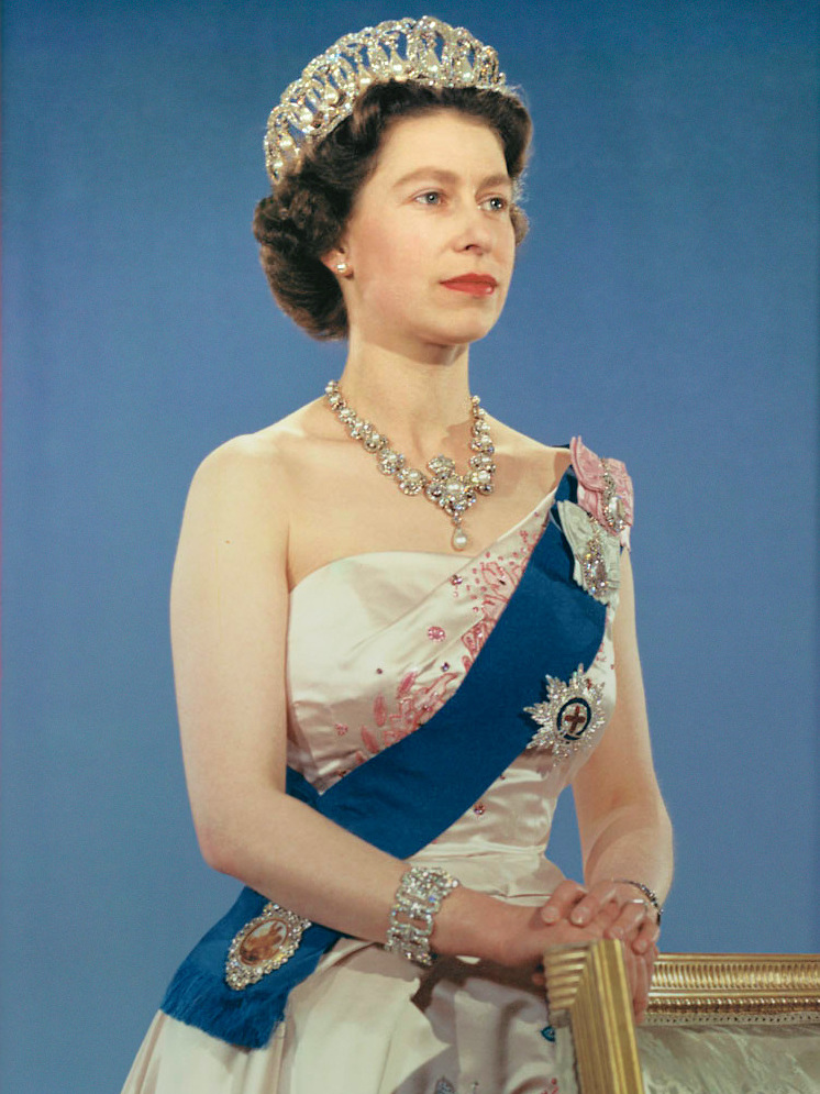 Bí quyết chống lão hóa, trẻ lâu của Nữ hoàng Anh Elizabeth II-10