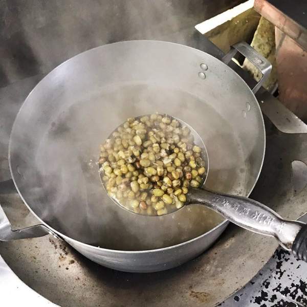 Cách nấu chè đậu xanh, nha đam thanh mát, “đánh bay” cái nóng mùa hè-8