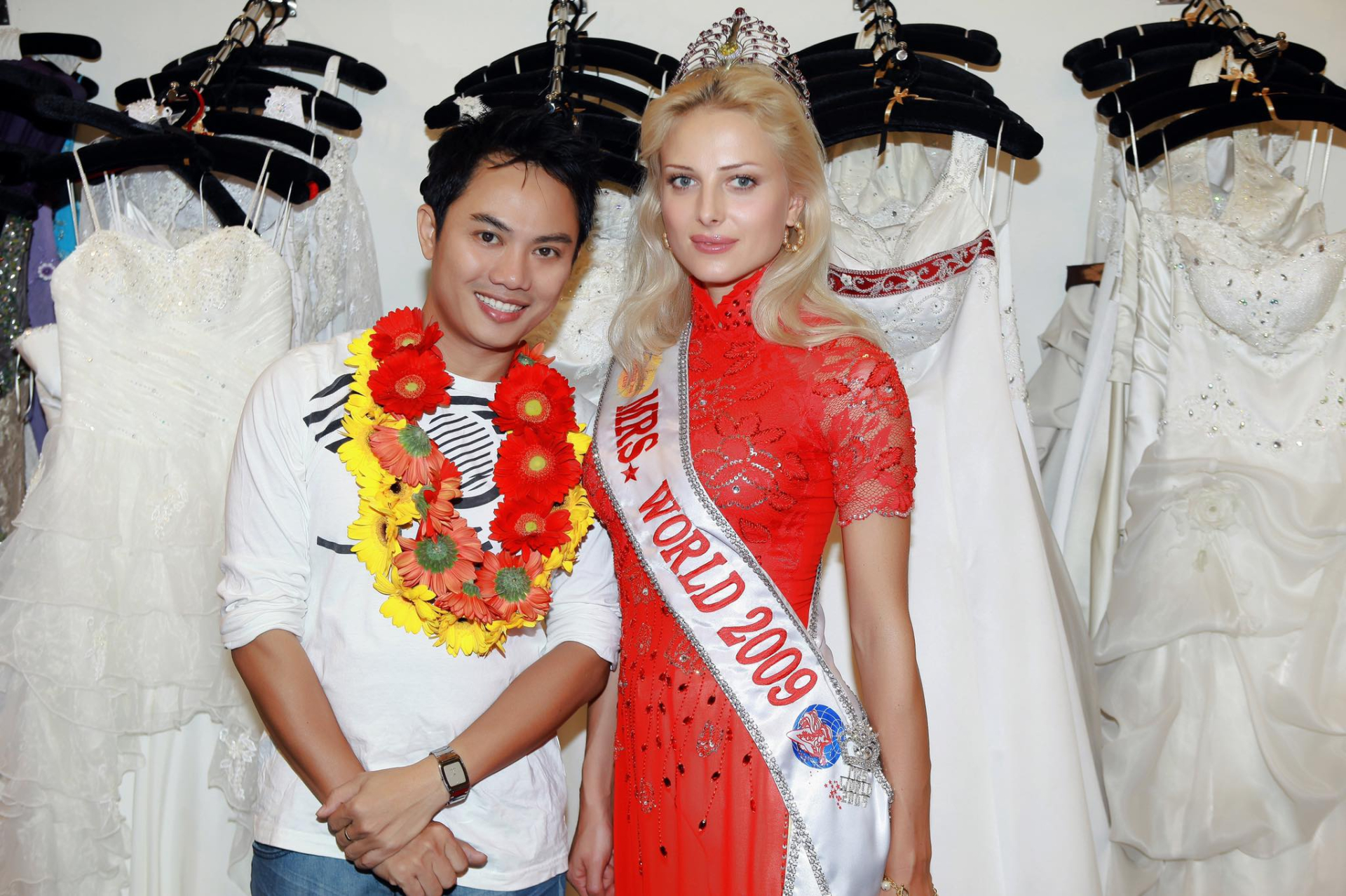 Ngô Nhật Huy: NTK áo dài của các hoa hậu quốc tế khi đến Việt Nam-1
