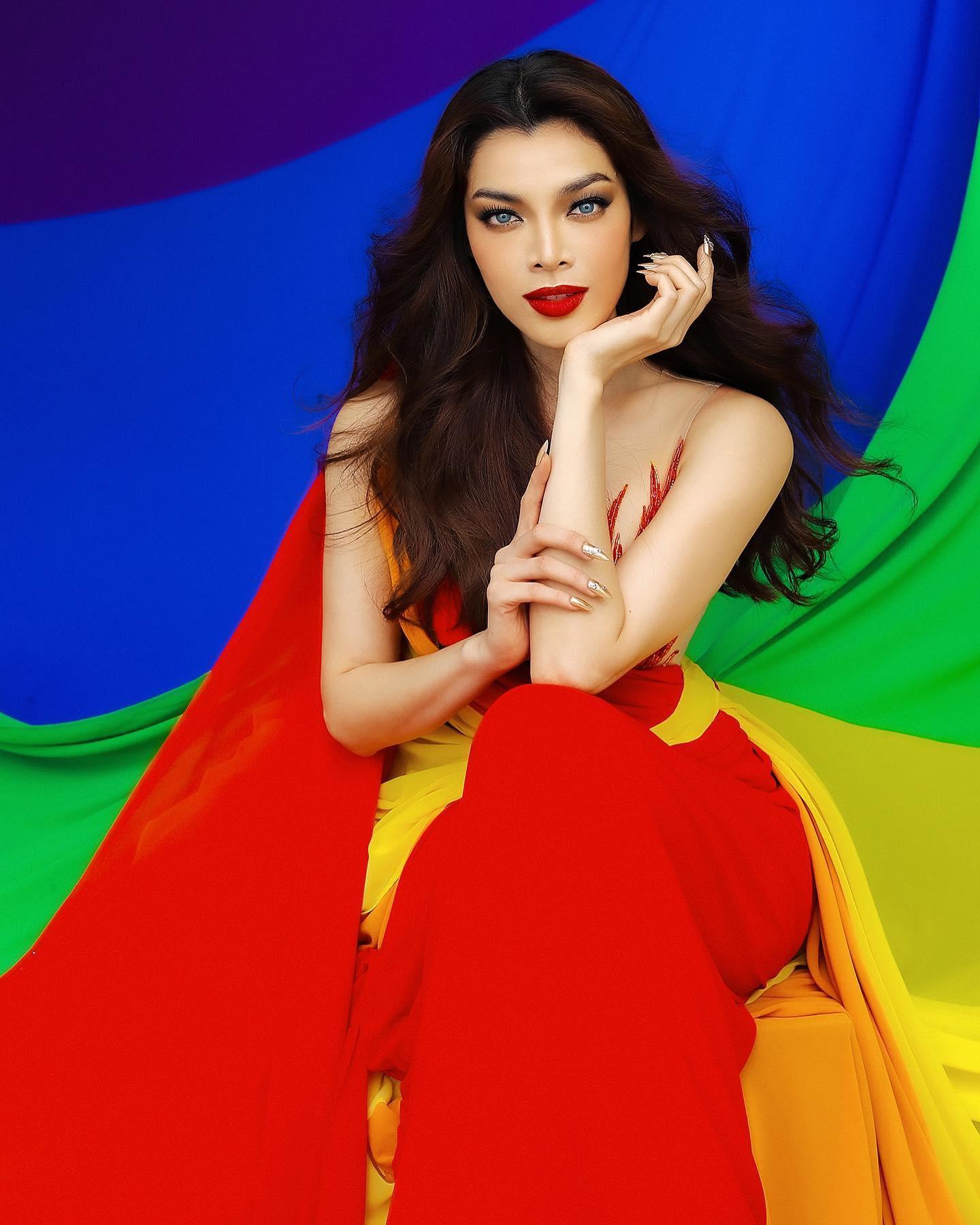 Trân Đài dùng cờ lục sắc làm váy dạ hội, mang niềm tự hào LGBT tới Hoa hậu chuyển giới quốc tế-4