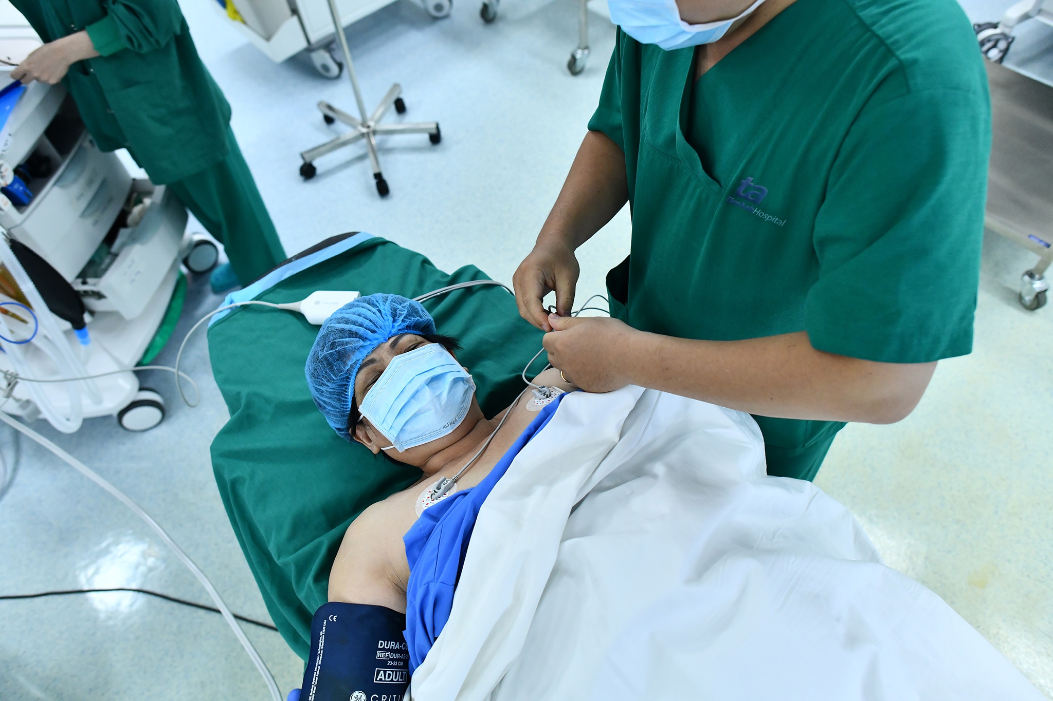 Ứng dụng công nghệ thực tế ảo trong phẫu thuật thay khớp gối-4