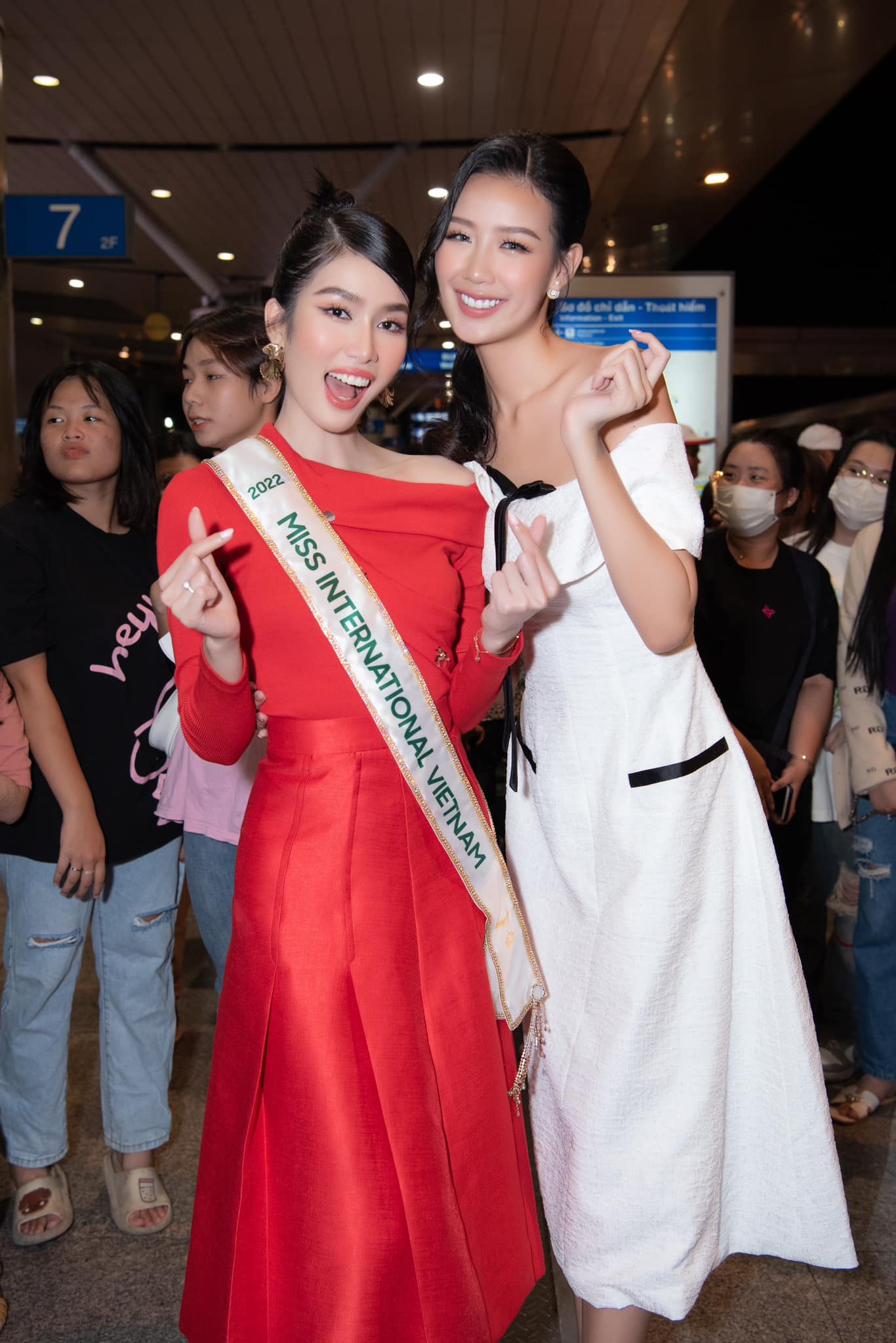 Dàn Hoa hậu, Á hậu tiễn Phương Anh lên đường thi Miss International 2022-3