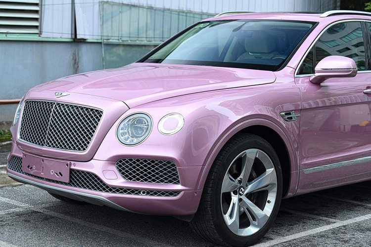 Bentley Bentayga Pink độc nhất Việt Nam sau 3 năm, lỗ 17 tỷ đồng?-3