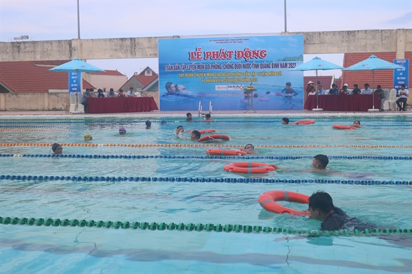 Quảng Bình phát động toàn dân tập luyện môn bơi-2
