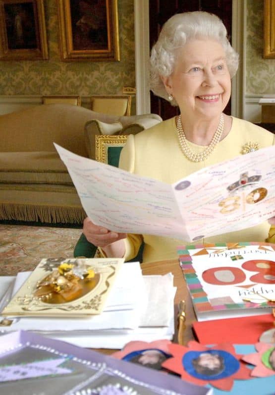 Bí quyết chống lão hóa, trẻ lâu của Nữ hoàng Anh Elizabeth II-7