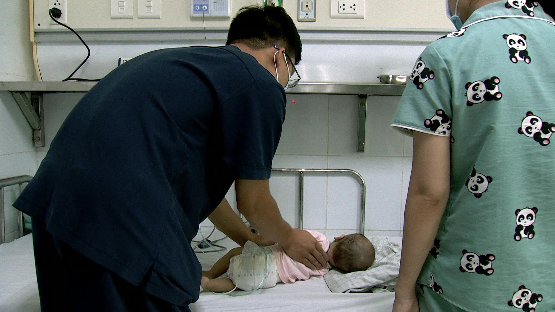 Số ca mắc cúm mùa tại Hà Nội tăng 60% sau một tháng-1