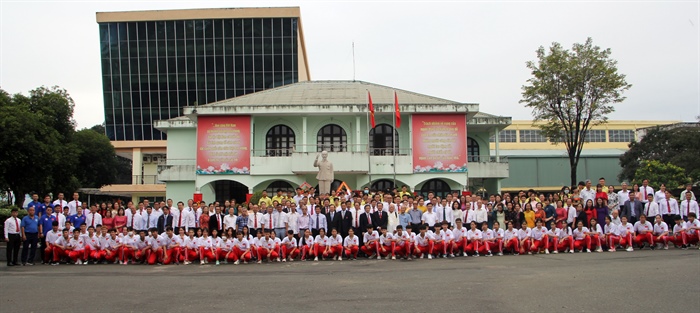 Trường ĐH TDTT TP.HCM và Trung Tâm HLTT Quốc gia TP.HCM kỷ niệm 40 năm ngày Nhà giáo Việt Nam-1