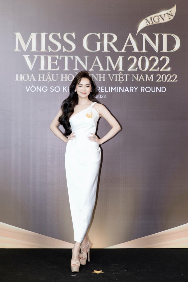 Dàn thí sinh quen mặt diện trang phục nóng bỏng tới tham dự sơ khảo Miss Grand Vietnam 2022-16