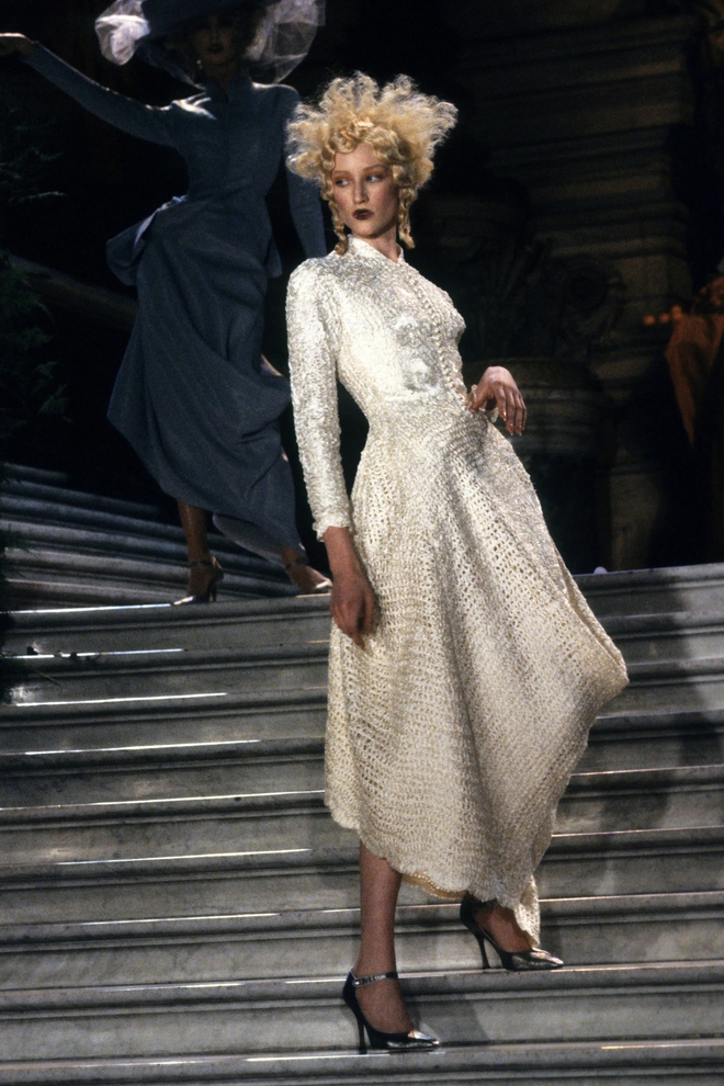 Trước lúc được "thanh lịch hóa", Dior từng sống trong kỷ nguyên dị biệt và phi thường như thế!-10