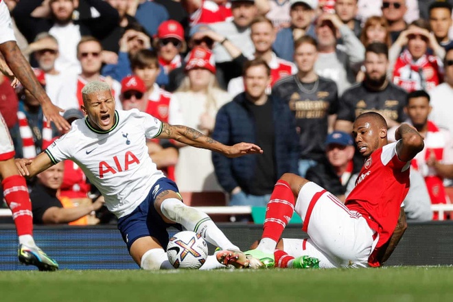 Arsenal 3-1 Tottenham: Xhaka ghi bàn-6