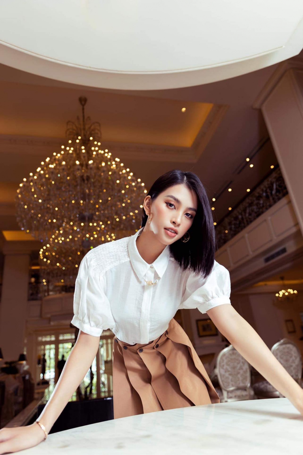 Hoa hậu Tiểu Vy khoe sắc xinh đẹp dưới nắng ở quê nhà Hội An-8