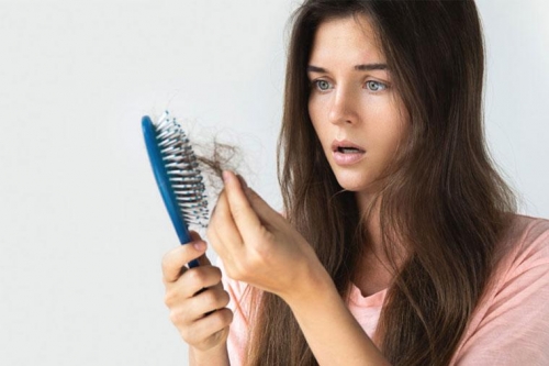 Chăm sóc tóc sai cách khiến tóc bị gãy rụng-1