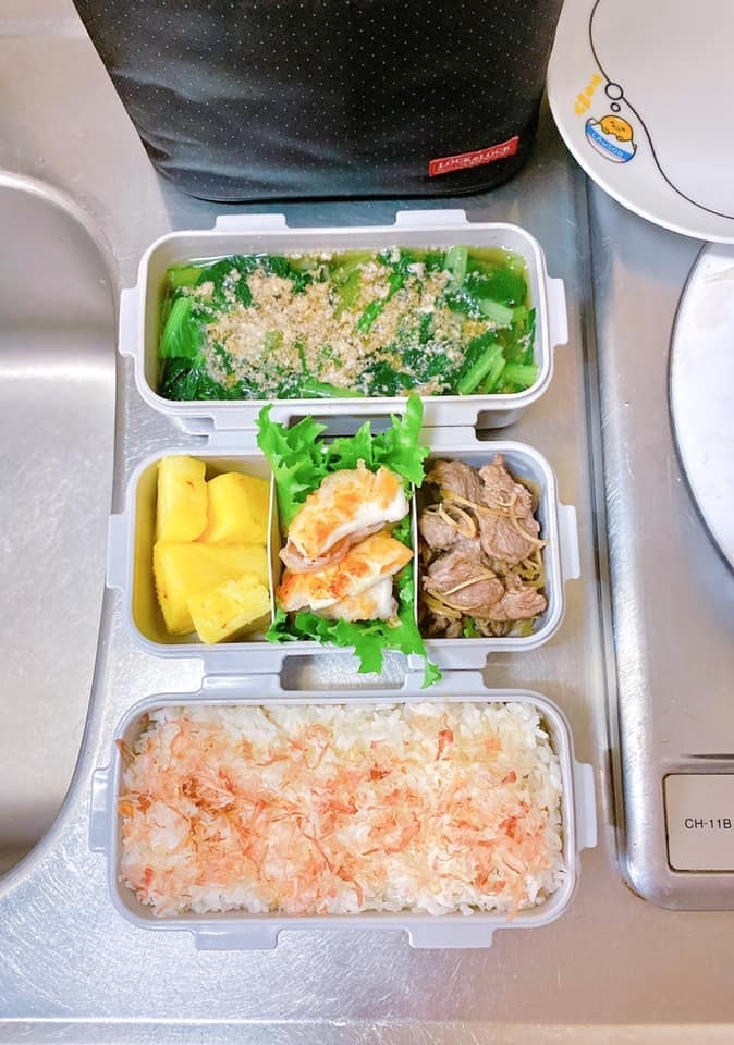 Vợ 9X ở Nhật dậy sớm nấu cơm hộp cho chồng, bữa nào cũng ngon mà chẳng hề lặp món-9