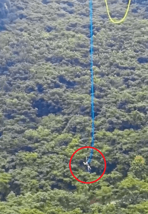 Đang nhảy bungee, du khách bị treo lơ lửng ở độ cao 168 mét suốt nửa giờ vì một sự cố bất ngờ-2