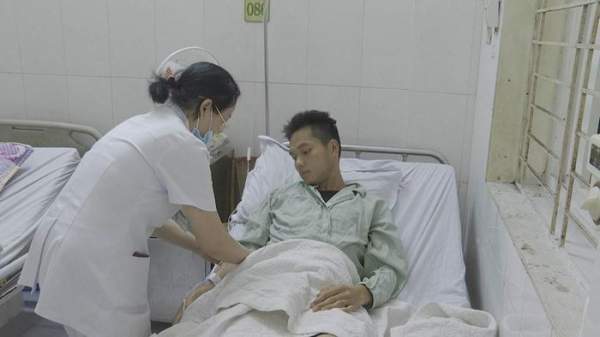 Lào Cai khắc phục tình trạng khan hiếm thuốc, vật tư y tế-2