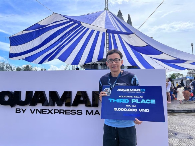 VĐV nước ngoài đứng bục tại Aquaman Vietnam 2022-3