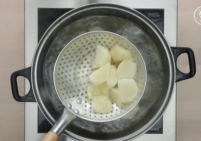 Cách làm khoai tây bọc phô mai béo ngậy ăn vô cùng ngon miệng-2