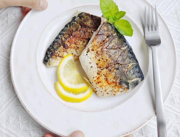 Học người Nhật mẹo chiên cá đơn giản mà ăn ngon gấp 10 lần-1
