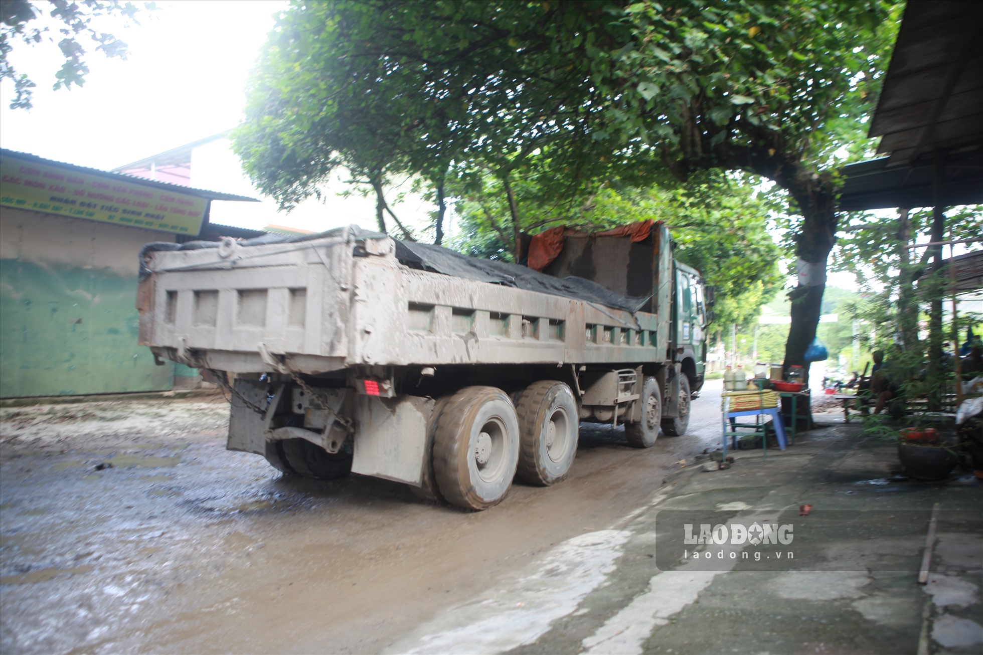Lào Cai: Nhà nứt, giếng nước cạn khô do khai thác quặng trong hầm lò-2