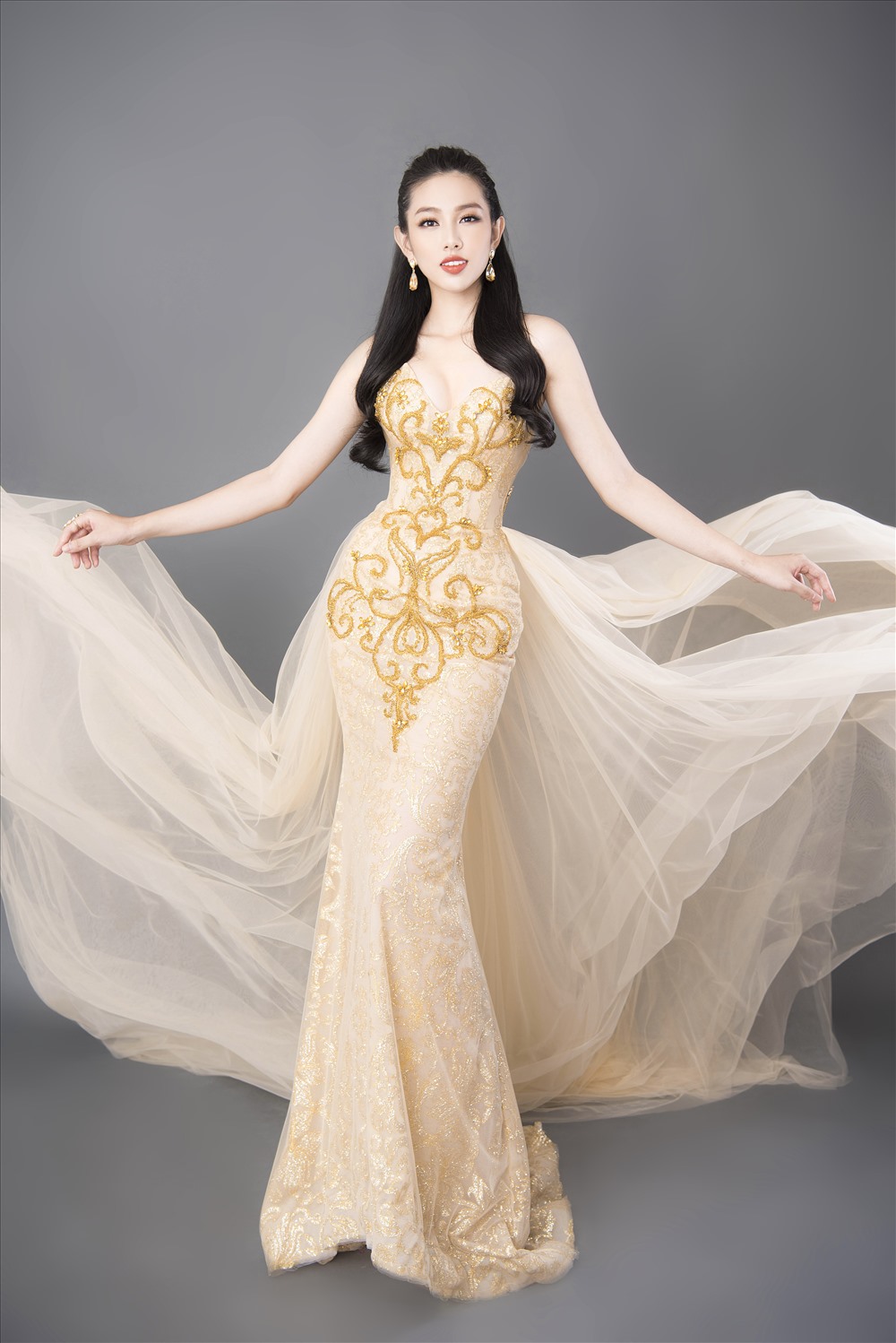 Hoa hậu Thùy Tiên: Chỉ muốn làm việc, chưa nghĩ đến chuyện có người yêu-5