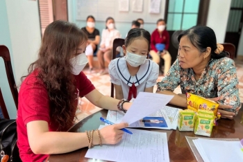 Hiệp hội Tuổi thơ Hy vọng (Pháp) hỗ trợ cho học sinh khiếm thị tại Thừa Thiên Huế-2