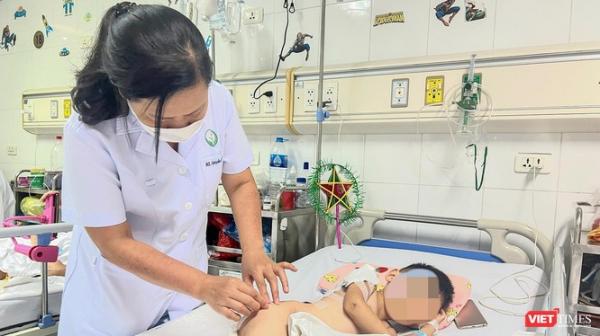 Bệnh viện Việt Đức cứu sống nhiều trẻ em bị đa chấn thương nhờ kết hợp đa chuyên khoa phẫu thuật-1