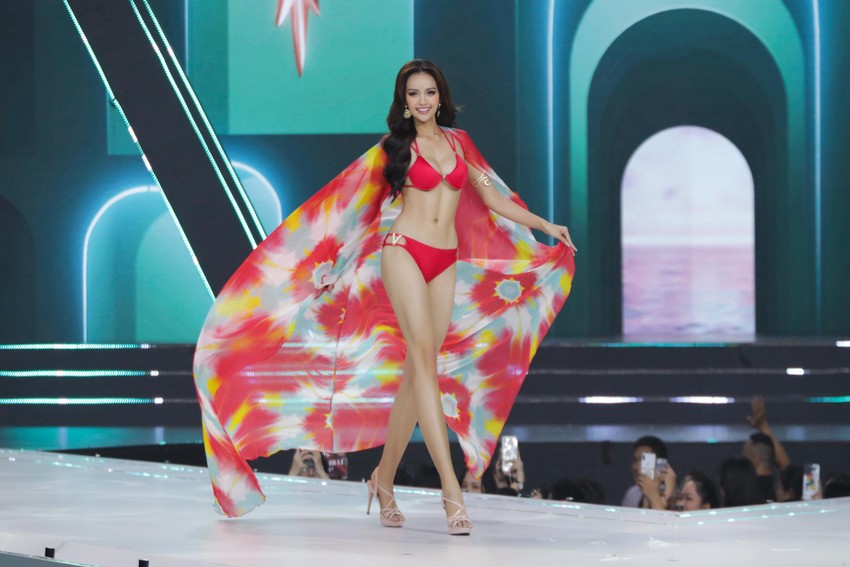 Hình ảnh bốc lửa của thí sinh Hoa hậu Hoàn vũ Việt Nam trong trang phục bikini-1