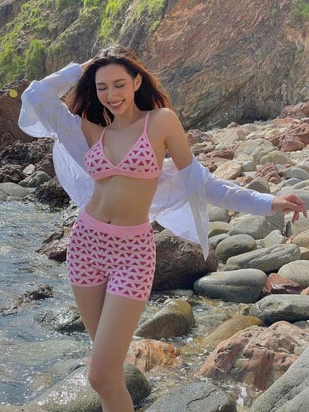 Thùy Tiên hiếm hoi đăng ảnh diện bikini, body 'đỉnh của chóp', xứng danh Hoa hậu tầm cỡ quốc tế-4