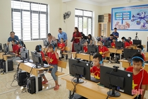 Trao tặng 26 bộ máy tính và các suất quà cho một trường tiểu học ở miền núi-img