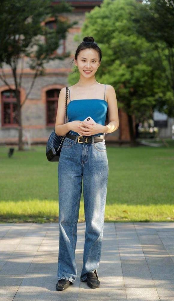 Mặc quần jeans vào mùa hè không khó, xem những người đẹp trong lĩnh vực thời trang hướng dẫn bạn mặc sao cho có khí chất nhất-9