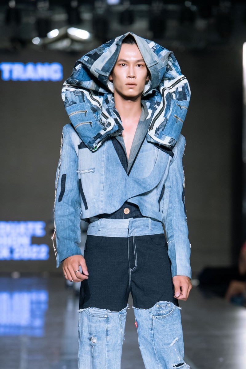 Nhà thiết kế gen Z sáng tạo thời trang từ quần áo cũ, đồ jeans đi xin-4