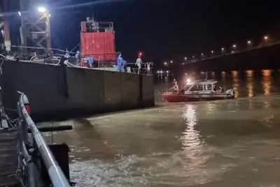 Sập sàn công trình cầu Mỹ Thuận 2, một công nhân rơi xuống sông mất tích-cover-img
