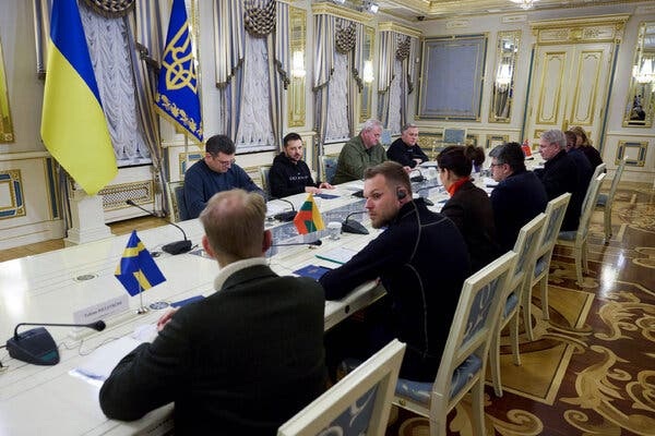 Ngoại trưởng 7 nước châu Âu thăm Kiev, hội đàm Tổng thống Zelensky-1