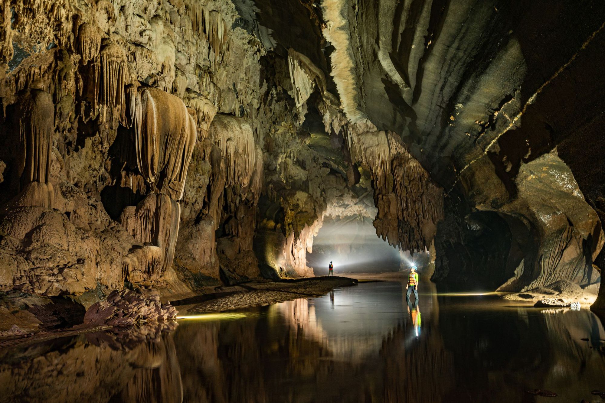 Thúc đẩy hợp tác phát triển du lịch hang động Việt - Lào-1