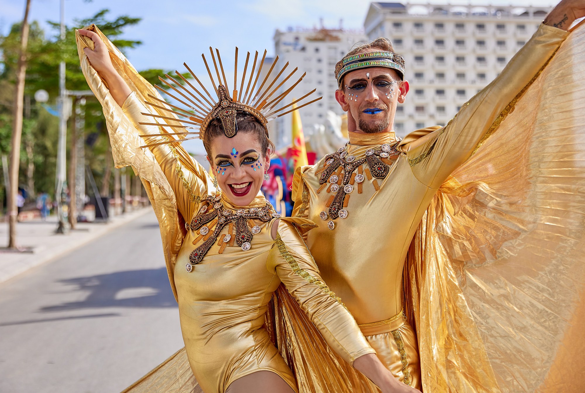 100 vũ công Brazil, Moldova, Colombia... khuấy động Carnival du lịch biển Sầm Sơn-6