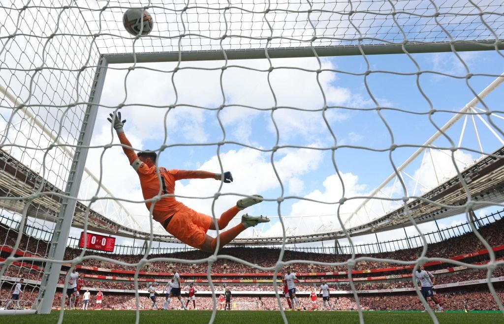 Đè bẹp Tottenham, Arsenal vững vàng trên ngôi đầu Ngoại hạng Anh-3