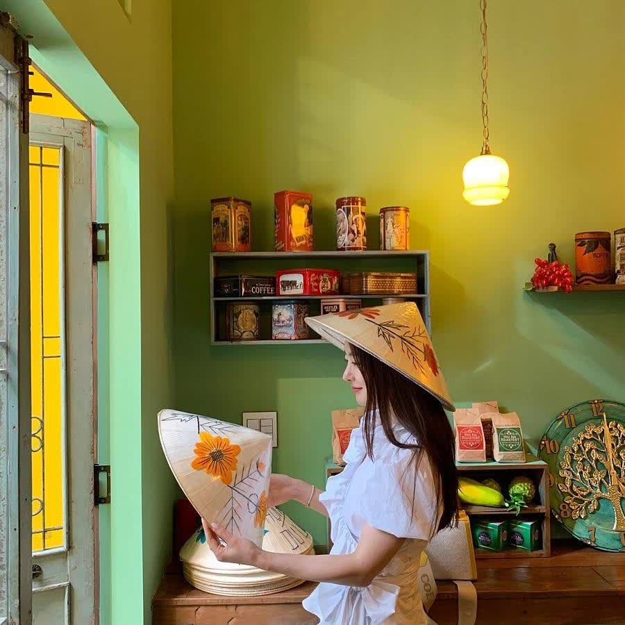 Những quán cà phê Việt "đem chuông đi đánh xứ người", khách hàng mê tít, xếp hàng để được thử-16