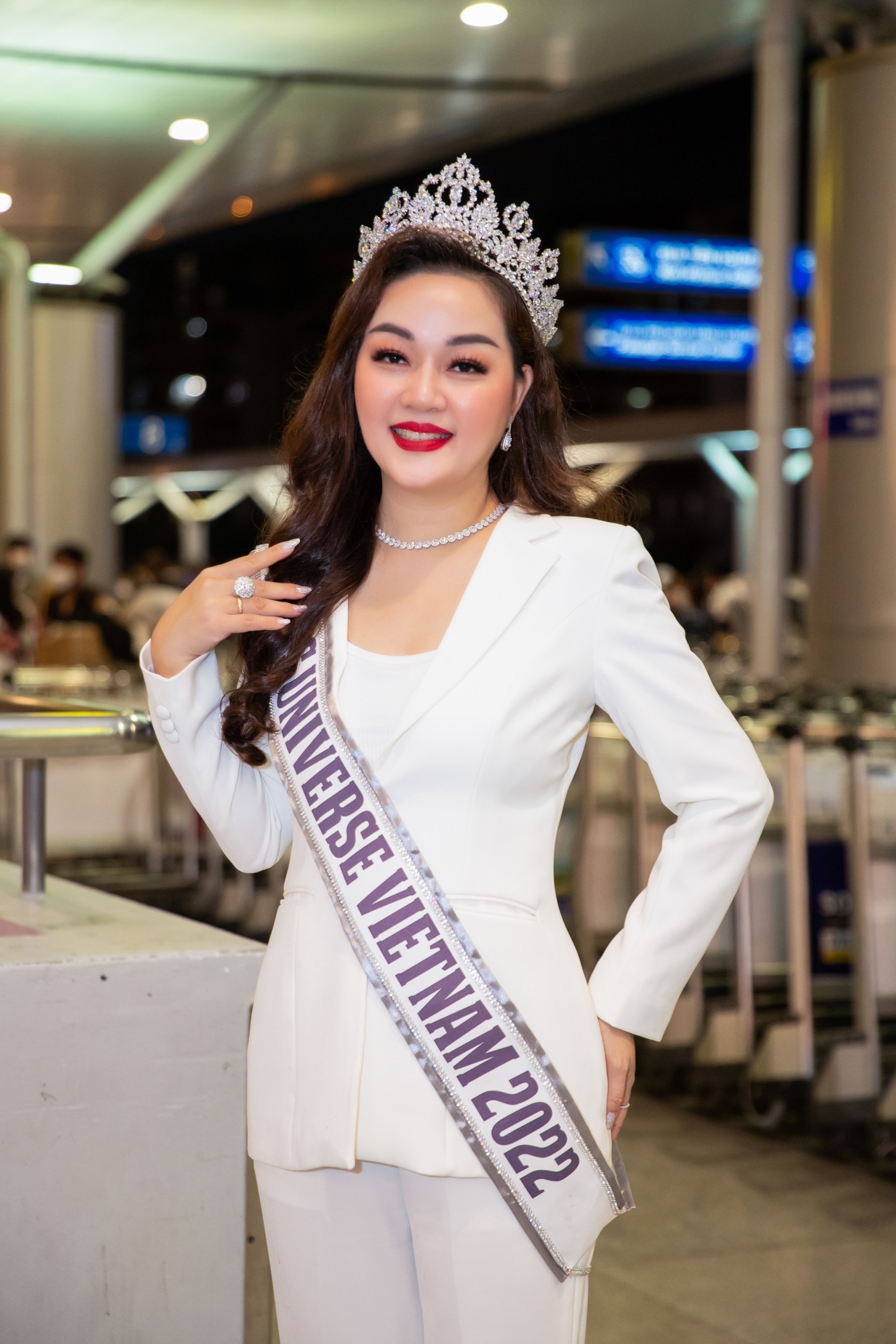 Hoa hậu Quý bà Hoàn vũ Việt Nam Hoàng Thanh Nga chính thức lên đường đi Sofia tham dự Mrs Universe 2023-4