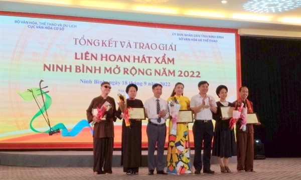 Vinh danh 45 nghệ nhân tại Liên hoan hát Xẩm Ninh Bình mở rộng năm 2022-1