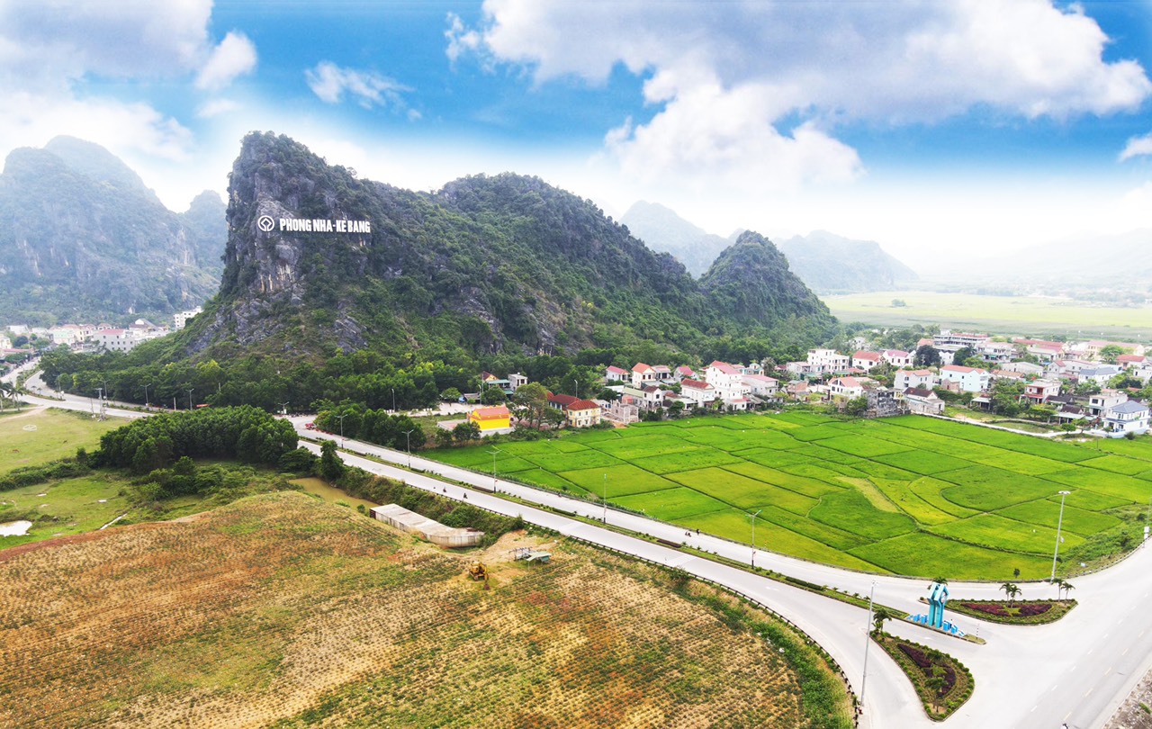 Quảng Bình: Hợp tác cùng Vietnam Airlines phối hợp hình thành các sản phẩm du lịch-2