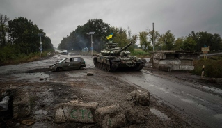 Mỹ: Chưa phải thời điểm thích hợp xem xét đơn xin gia nhập NATO của Ukraine-2